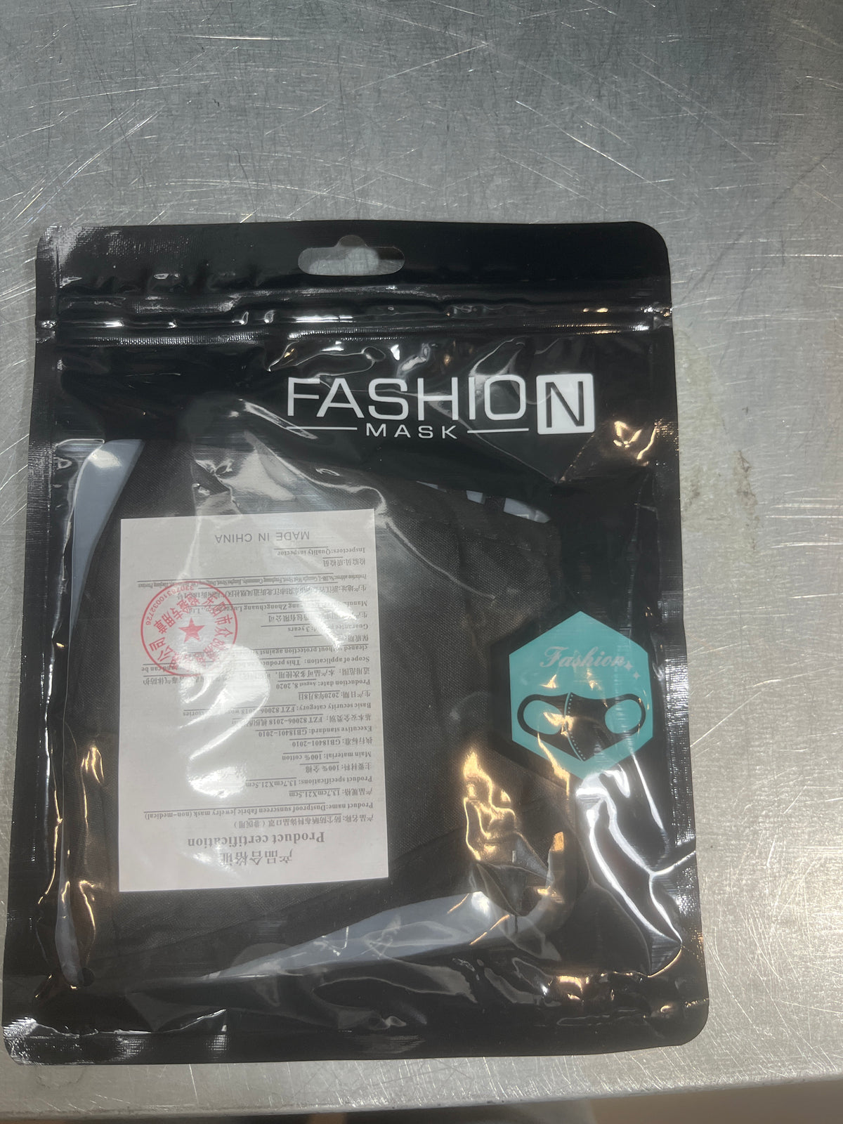 Fashion Mask zwart mondkapje in verpakking