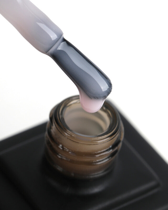 Soft Milk LED Gel in der Flasche, 9 ml.